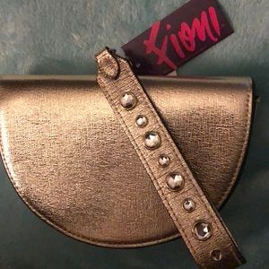 Fioni hand clutch